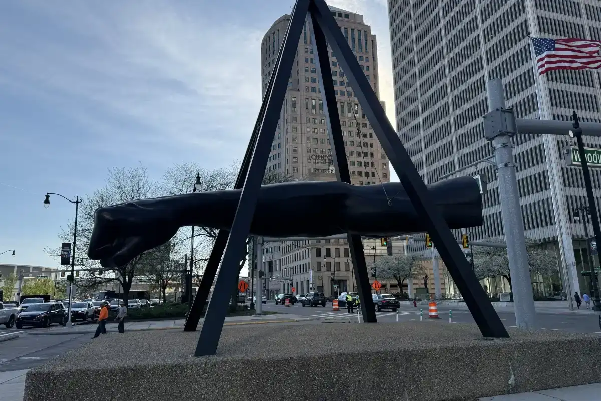 The Ultimate Downtown Detroit Walking Tour: Iconic Art Deco & History